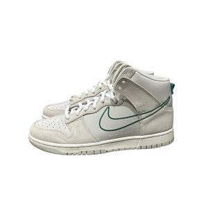 Nike Dunk High SE “First Use” Pack-Green Noise Size 10.5 Men’s (Used)